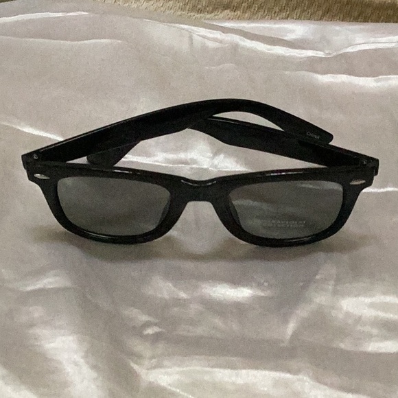 😎NWOT Sexy Black 90’s Style So Much Fun To Wear Retro Sun Glasses Must Have 😎 - Picture 8 of 8